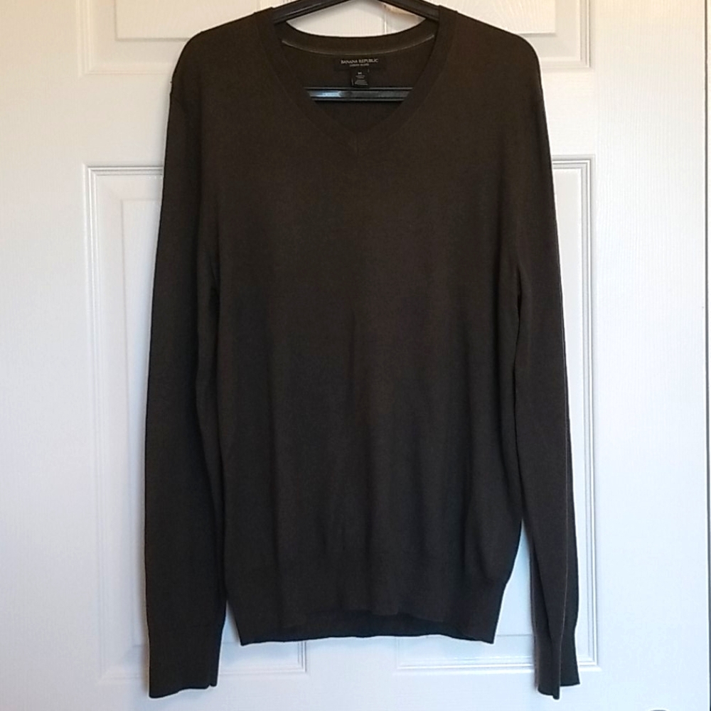 Vneck light weigh sweater